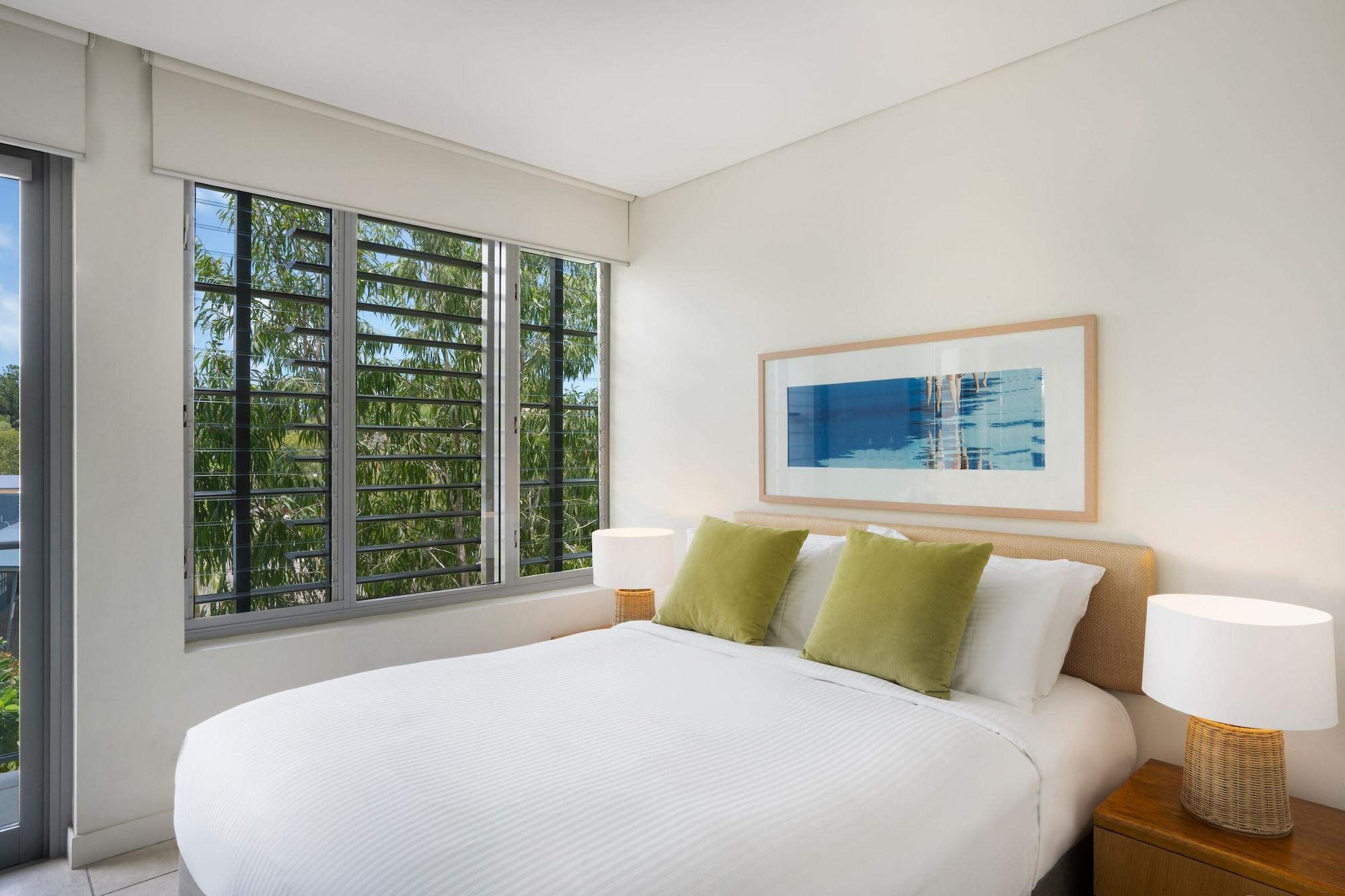 Готель Peppers Blue On Blue Nelly Bay Екстер'єр фото A bedroom at the hotel