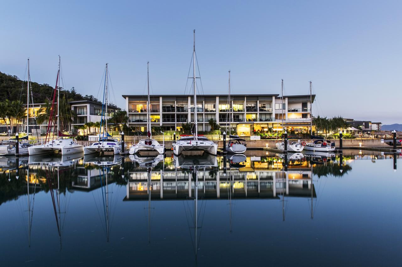 Готель Peppers Blue On Blue Nelly Bay Екстер'єр фото The Marina Residences